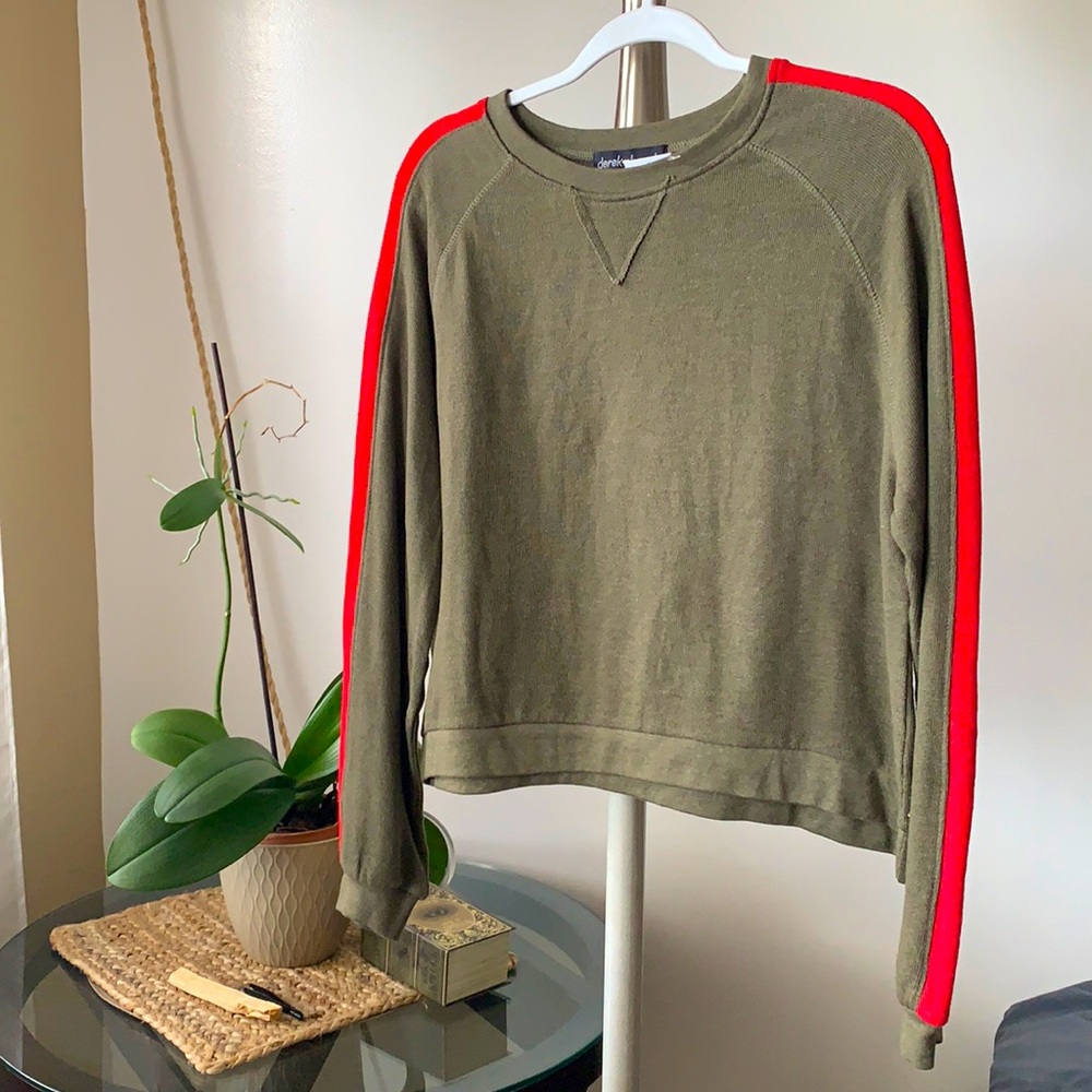 *NEW* Sweater